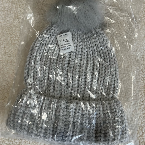 Jules Kae for Alltrue beanie - Picture 3 of 4